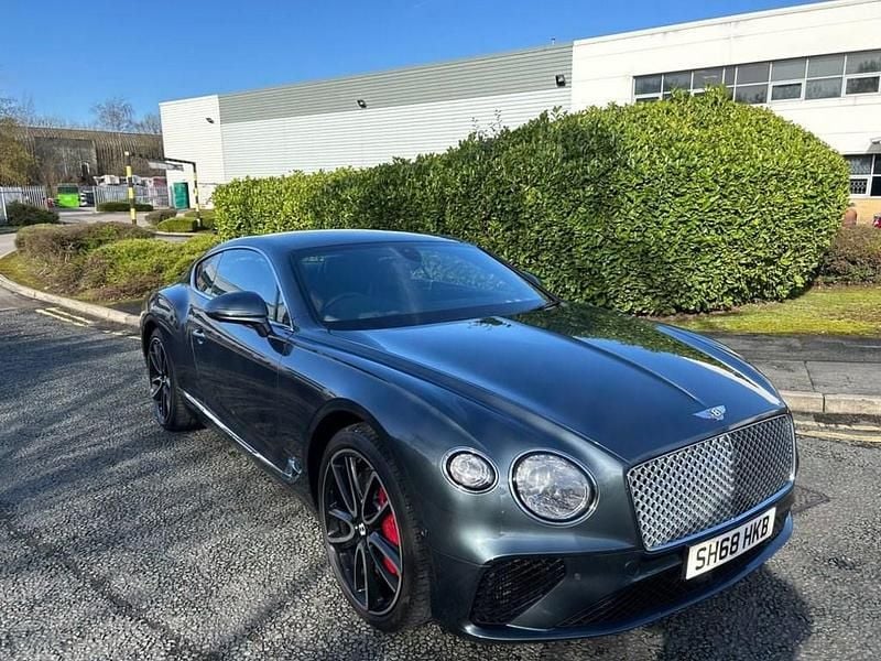 Begagnad Bentley Continental 635 HK (467 kW) 2019 Grå Sportkupé