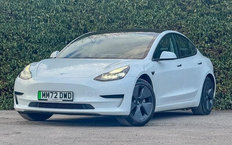 Begagnad Tesla Model 3 RWD 180 kW (245 HK) 2023 Sedan