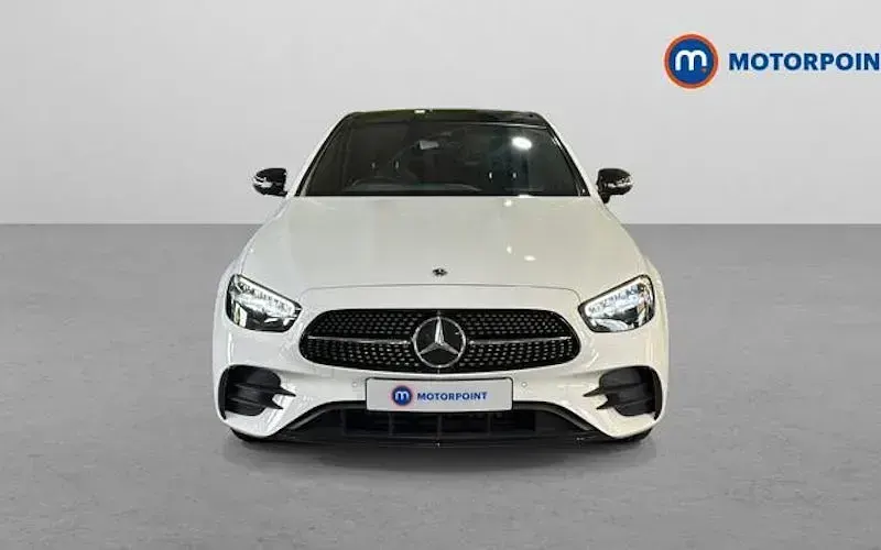 Used Mercedes E200 AMG line 197 HP (144 kW) 2023 White Sedan