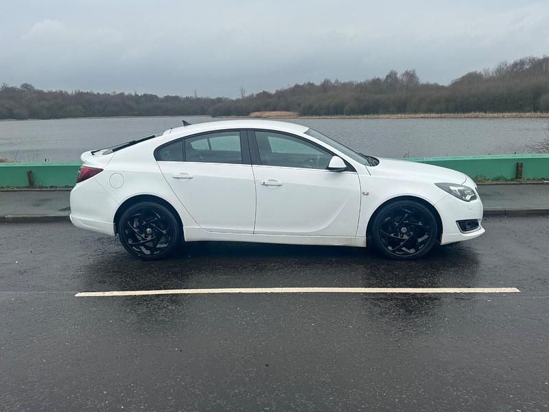 White Used 2013 Vauxhall Insignia Edition Hatchback | £2,650 (Fair price) - Image 1/4