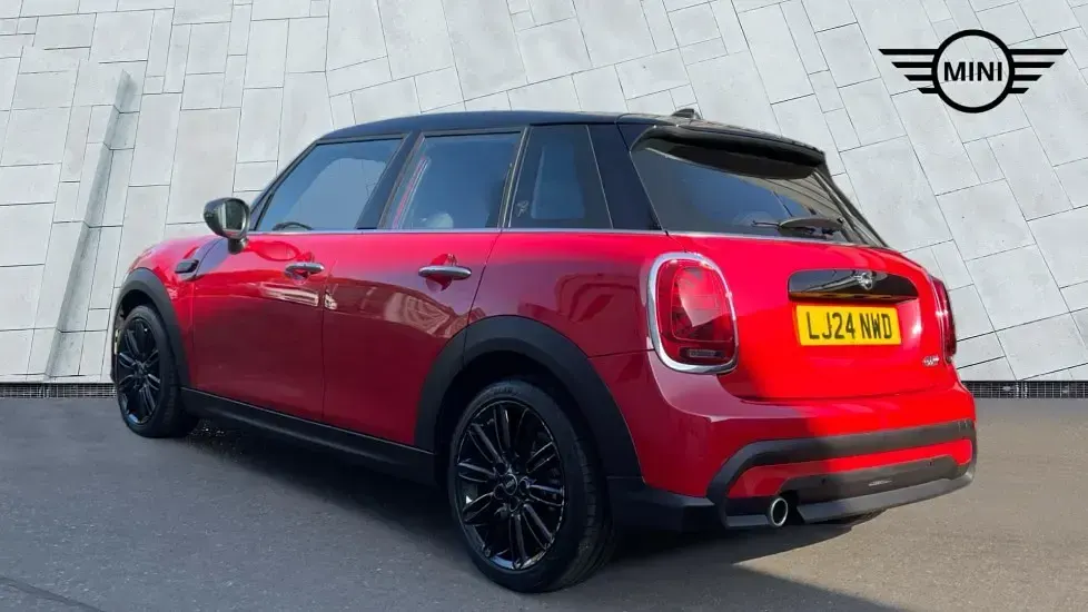 Used Mini Cooper Exclusive 134 HP (98 kW) 2024 Red Hatchback