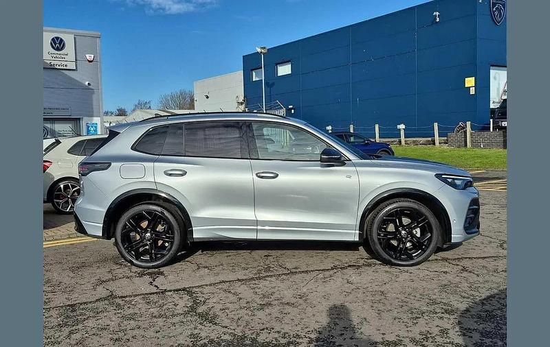 Used VW Tiguan R-line 147 HP (108 kW) 2025 Silver SUV