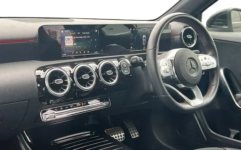 Usado Mercedes A200 AMG line 163 HP (119 kW) 2020 Preto Citadino