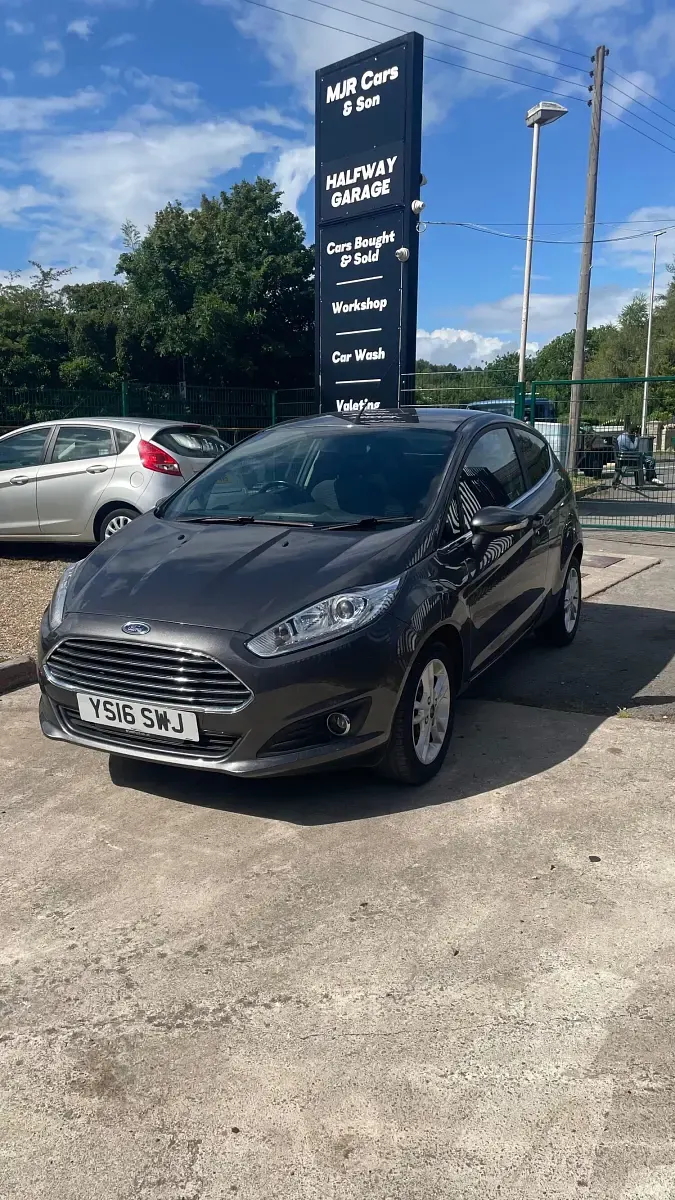 Used Ford Fiesta Zetec 2016 Grey Hatchback