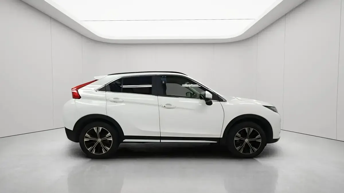 Used Mitsubishi Eclipse 2018 White Hatchback
