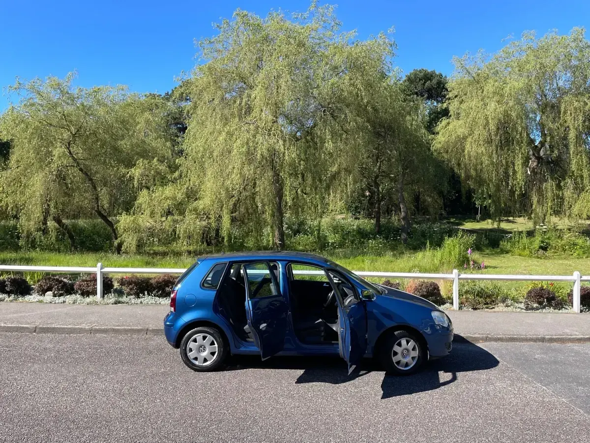 Used VW Polo S 80 HP (58 kW) 2006 Blue Hatchback