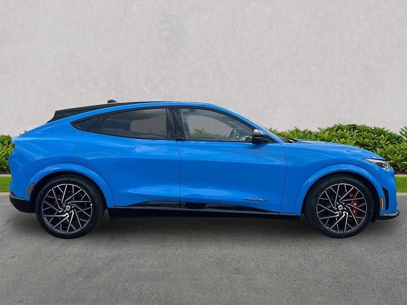 New Ford Mustang Extended Range 487 HP (358 kW) 2025 Blue Hatchback