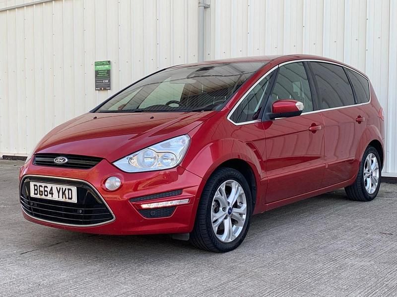 Used Ford S-MAX Titanium 115 HP (84 kW) 2014 Red MPV
