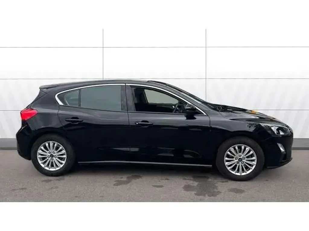 Used Ford Focus Titanium 125 HP (91 kW) 2019 Black Hatchback