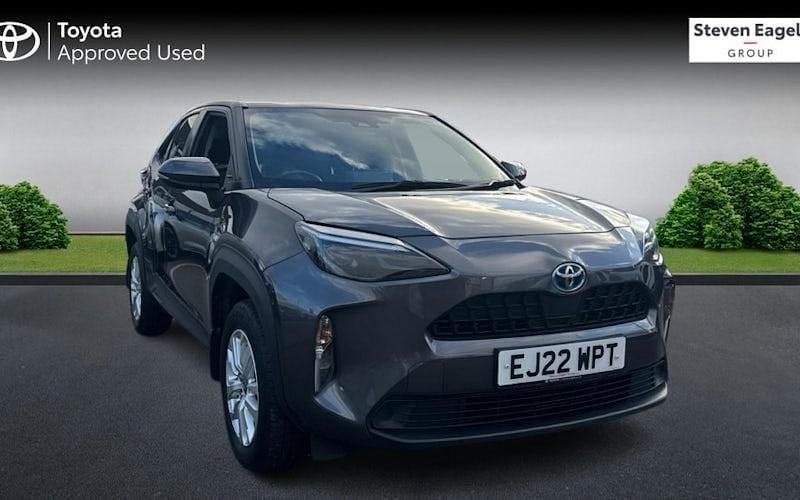 Used 2025 Toyota Yaris Hybrid Estate | £18,001 (Super price) - Image 1/4