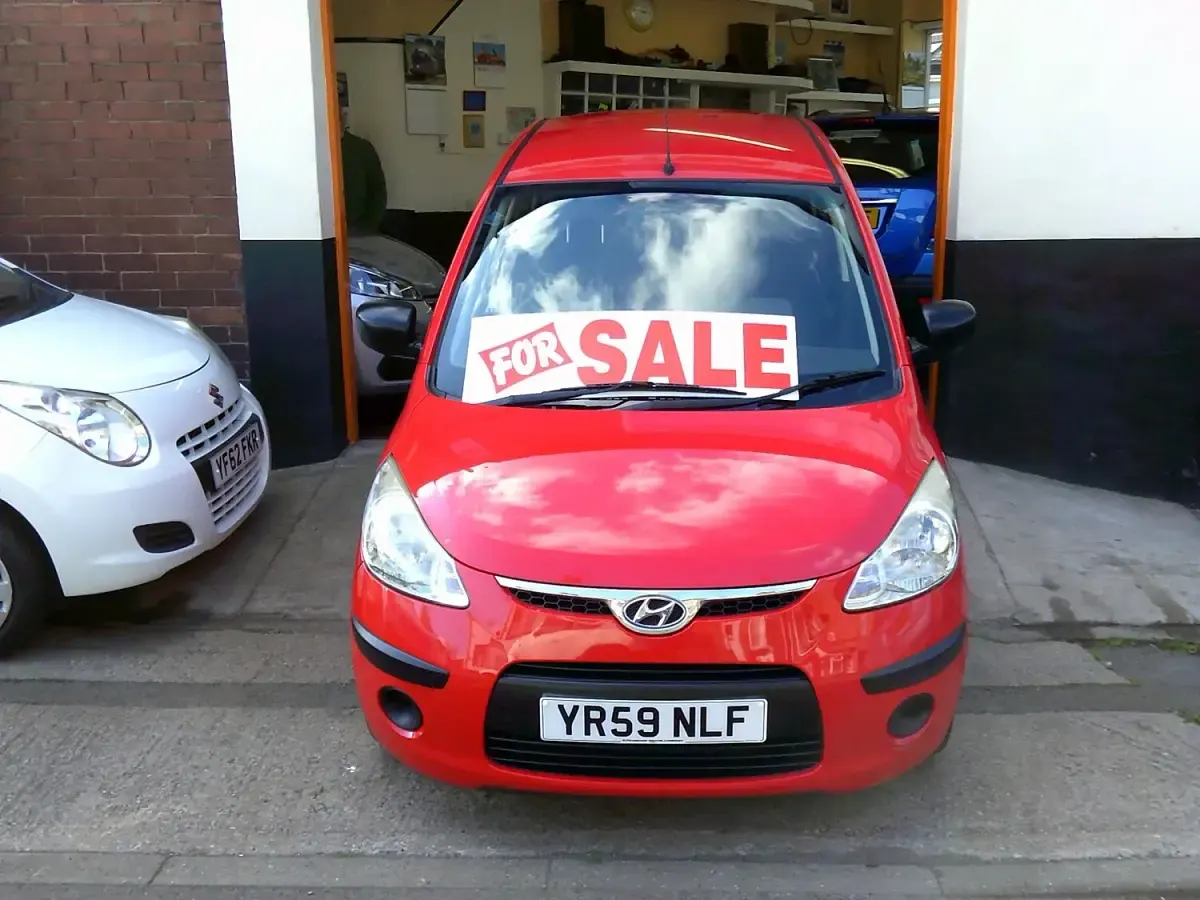 Used Hyundai i10 Classic 77 HP (56 kW) 2009 Red Hatchback