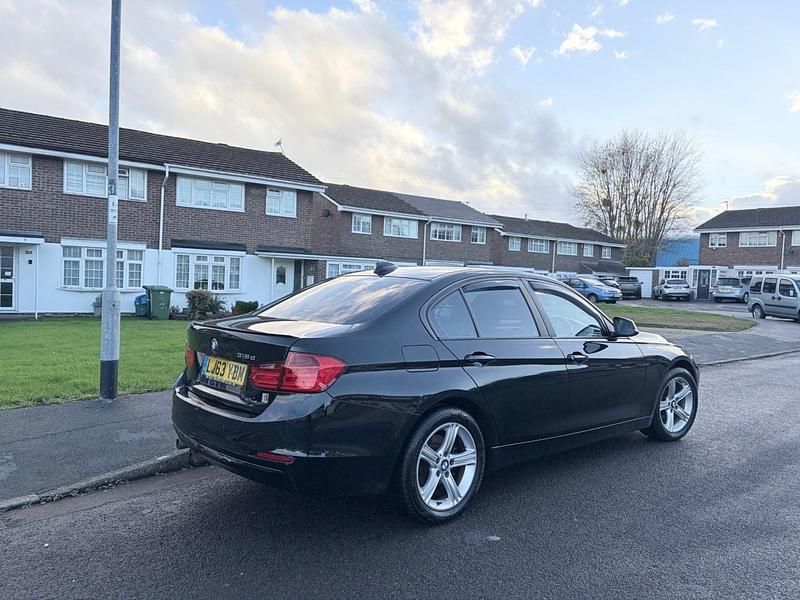 Used BMW 318 2013 Black Sedan