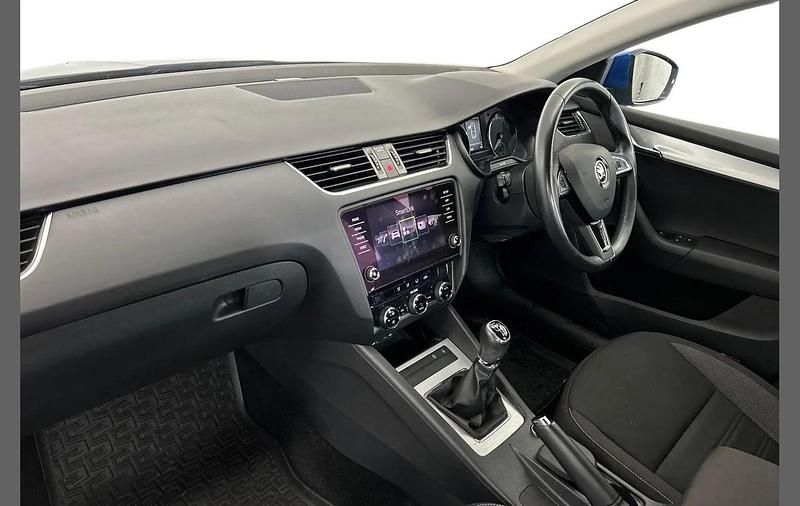 Begagnad Skoda Octavia SE 113 HK (83 kW) 2017 Blå Halvkombi
