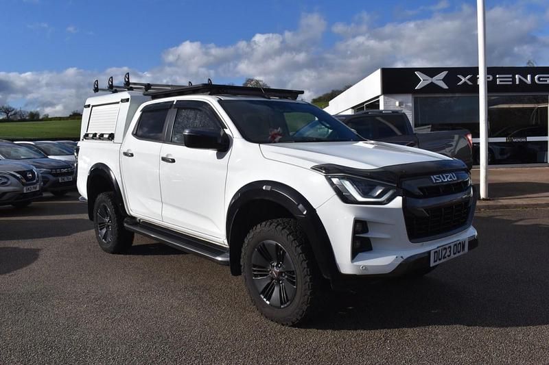 Second-hand Isuzu D-Max 163 CP (119 kW) 2023 Alb Pickup