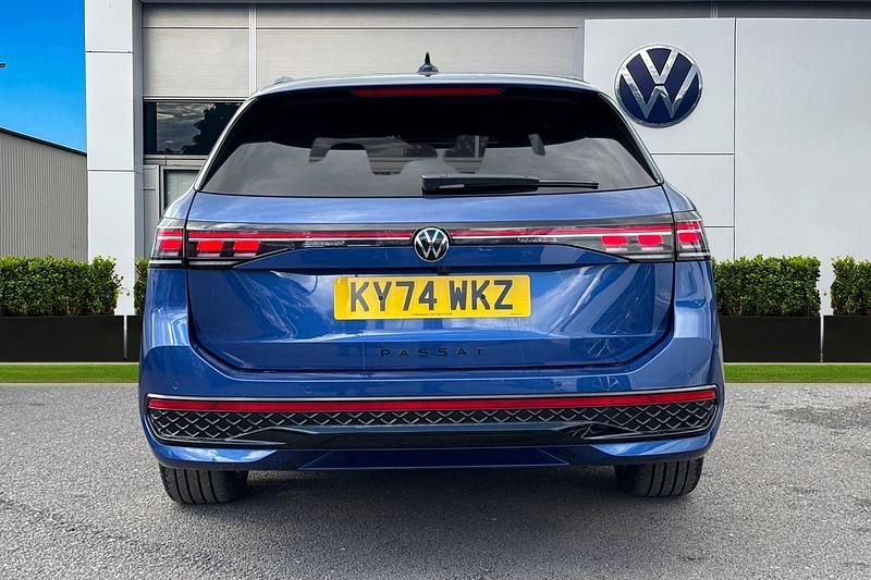 Used VW Passat R-line 204 HP (150 kW) 2024 Blue Estate