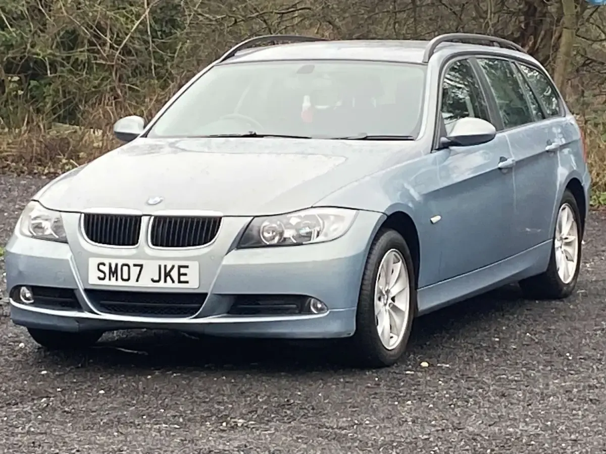 Begagnad BMW 320 2007 Grön Kombi