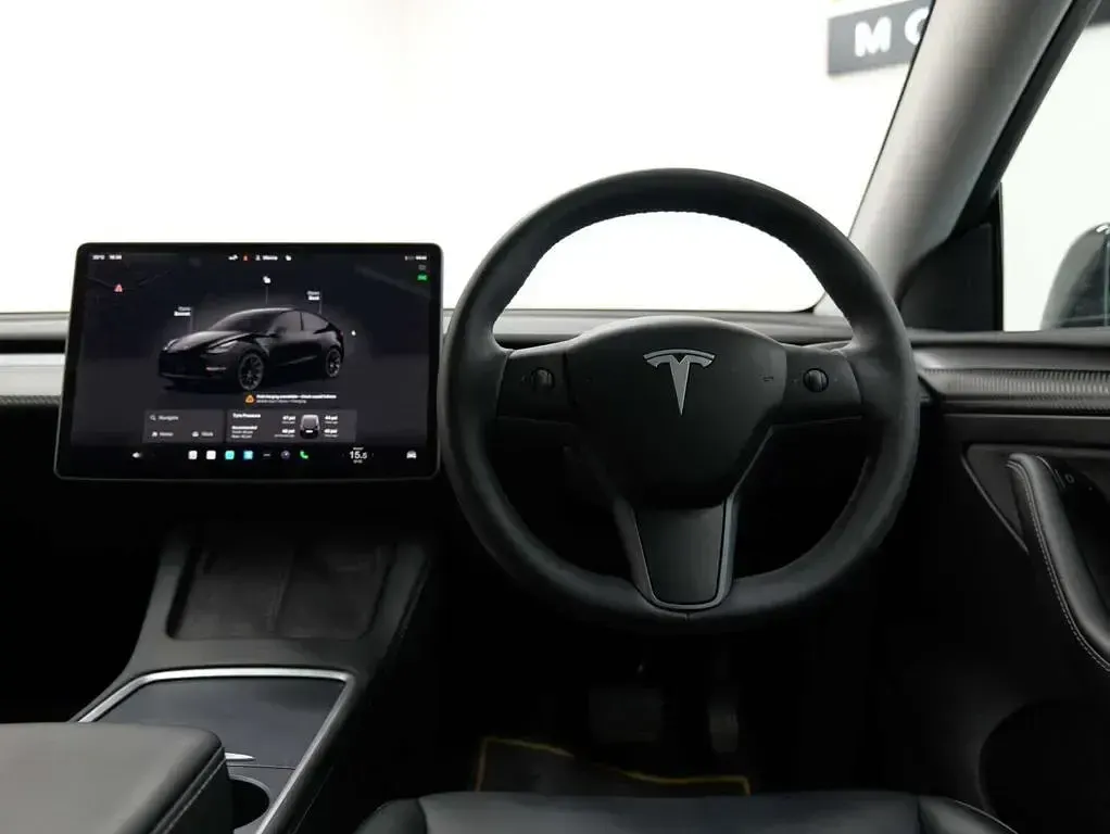 Used Tesla Model Y Long Range AWD 378 kW (514 HP) 2022 Black SUV