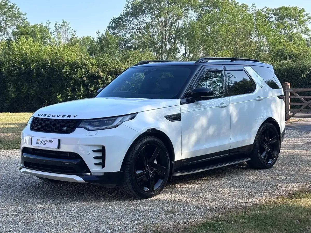 Used Land Rover Discovery 5 SE Dynamic 2021 White SUV