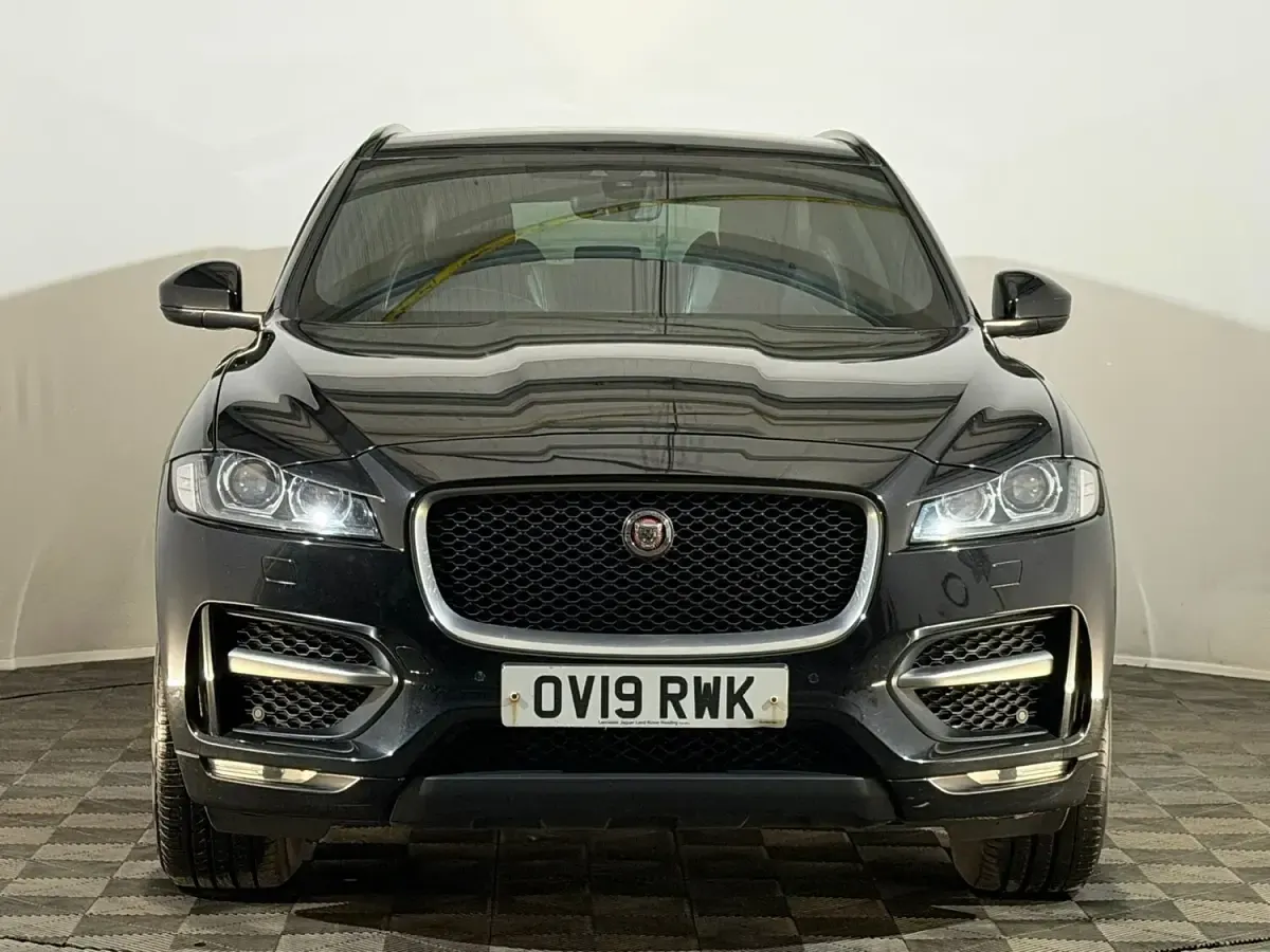 Used Jaguar F-Pace R-Sport 180 HP (132 kW) 2019 Black SUV