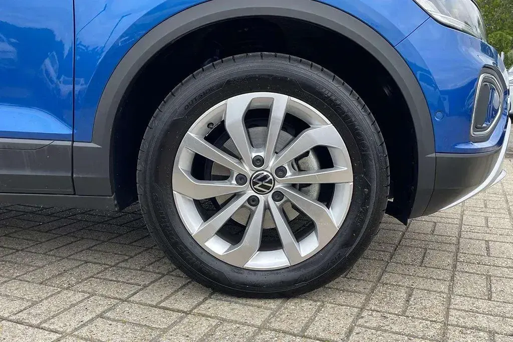 Used VW T-Roc Match 115 HP (84 kW) 2025 Blue SUV