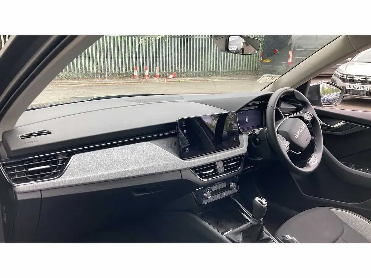 Gebraucht Skoda Kamiq SE 95 PS (69 kW) 2025 Grau SUV