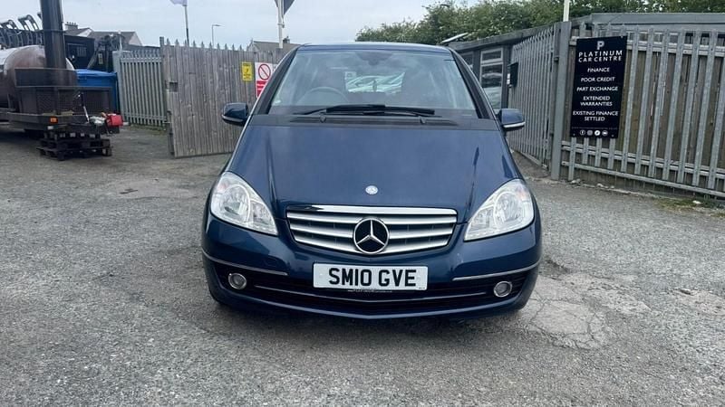 Begagnad Mercedes A160 Elegance 2010 Blå Halvkombi
