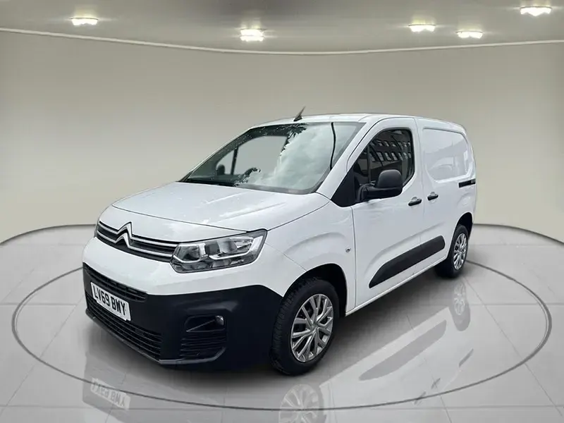 Used Citroën Berlingo PureTech 110 HP (80 kW) 2019 White MPV