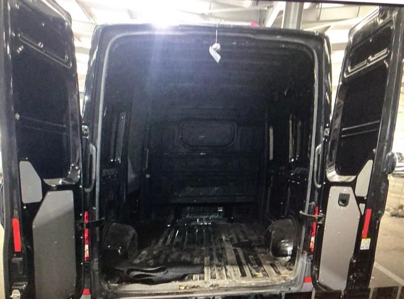 Begagnad VW Crafter Startline 140 HK (102 kW) 2020 Svart Van