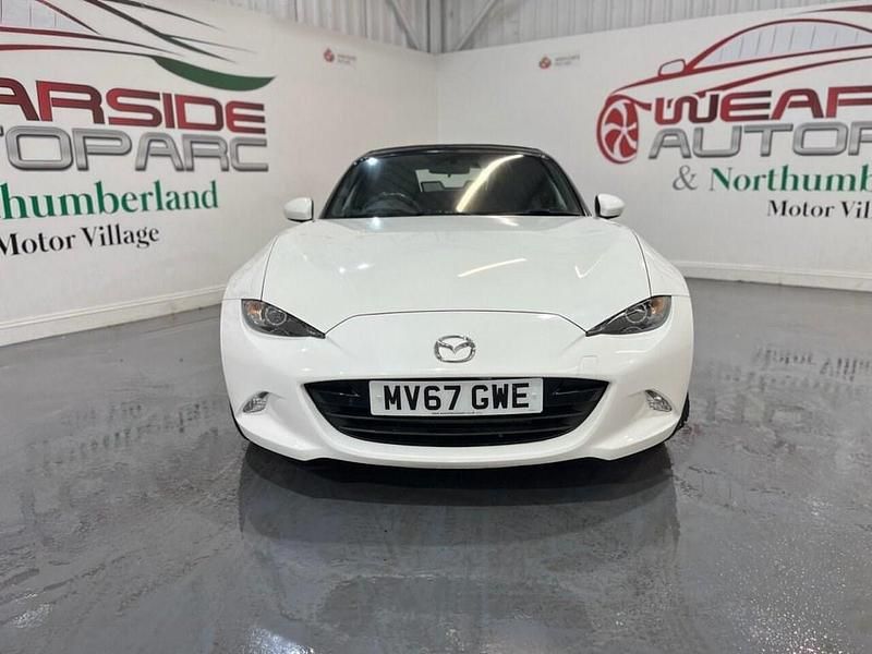 Used Mazda MX5 131 HP (96 kW) 2017 White Cabriolet