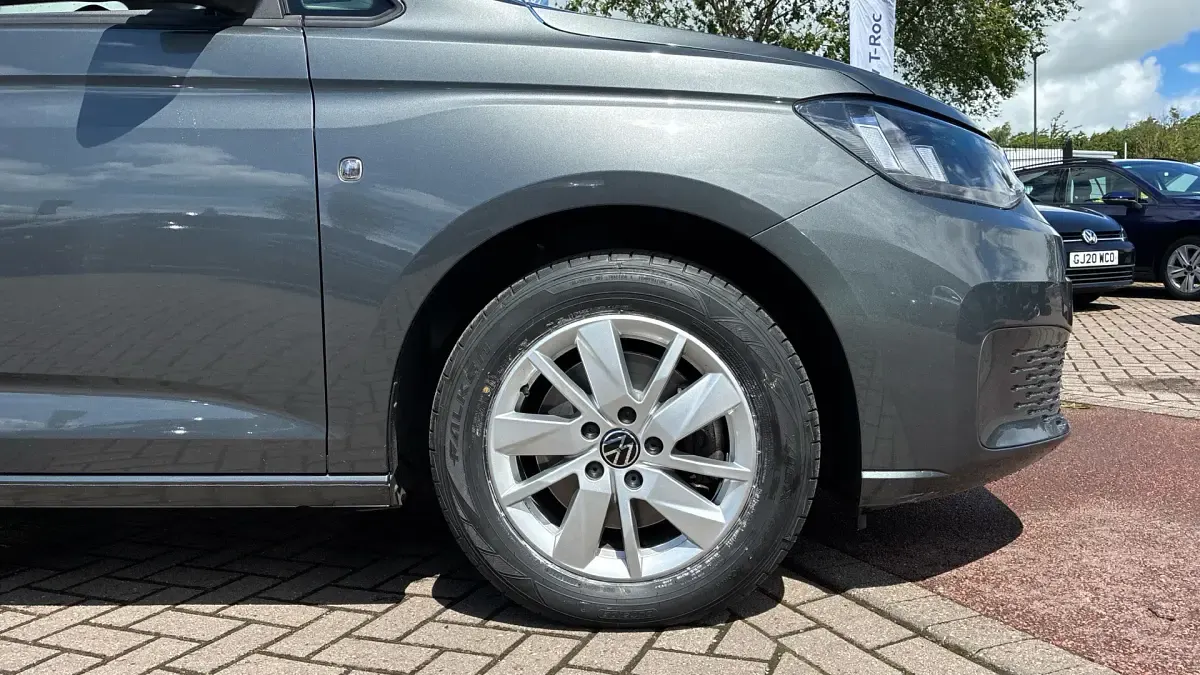 Used VW Caddy Maxi Life 122 HP (89 kW) 2023 Grey MPV