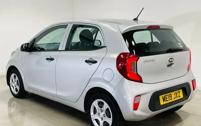 Used Kia Picanto 67 HP (49 kW) 2019 Silver Hatchback