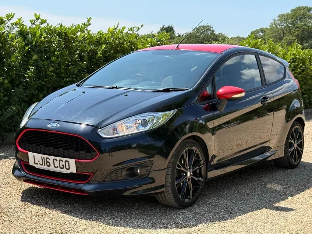 Used Ford Fiesta Zetec 140 HP (102 kW) 2016 Black Hatchback