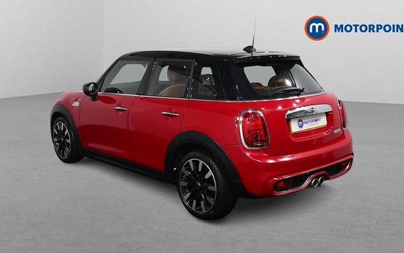 Used Mini Cooper S Exclusive 192 HP (141 kW) 2020 Red Hatchback