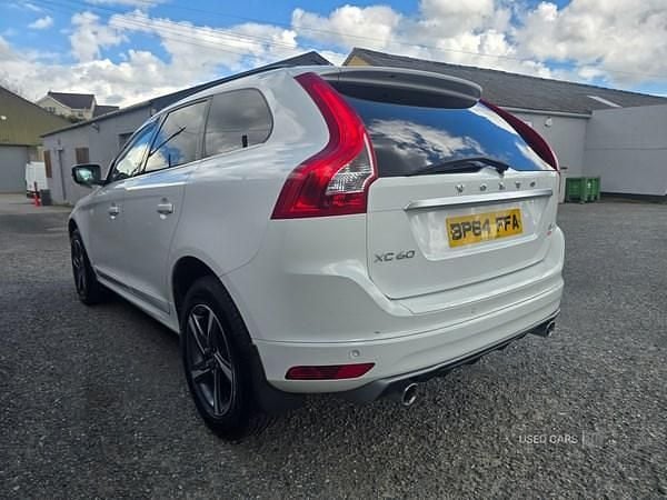 Used Volvo XC60 R-Design 181 HP (133 kW) 2015 White SUV