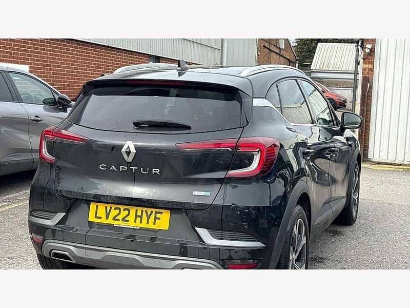 Used Renault Captur R.S. 142 HP (104 kW) 2022 Metallic  diamond black  SUV