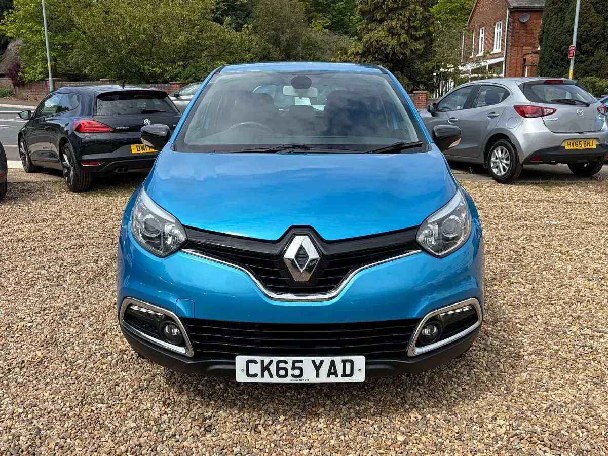 Used Renault Captur Dynamique 90 HP (66 kW) 2015 Blue SUV