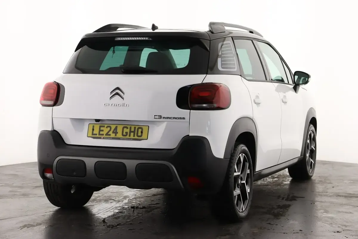 Used Citroën C3 PureTech 110 HP (80 kW) 2024 White Hatchback