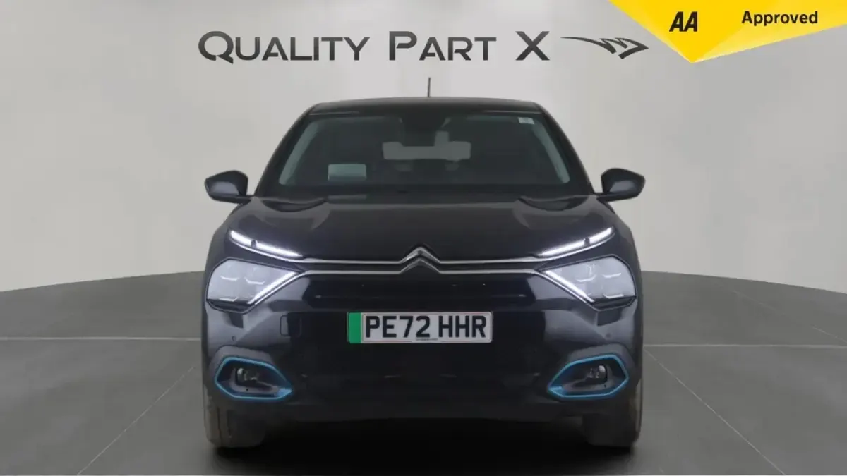 Usado Citroën e-C4 Shine 100 kW (136 CV) 2022 Negro Utilitario