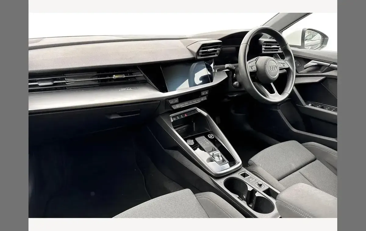 Usado Audi A3 Sport 110 HP (80 kW) 2024 Branco Citadino