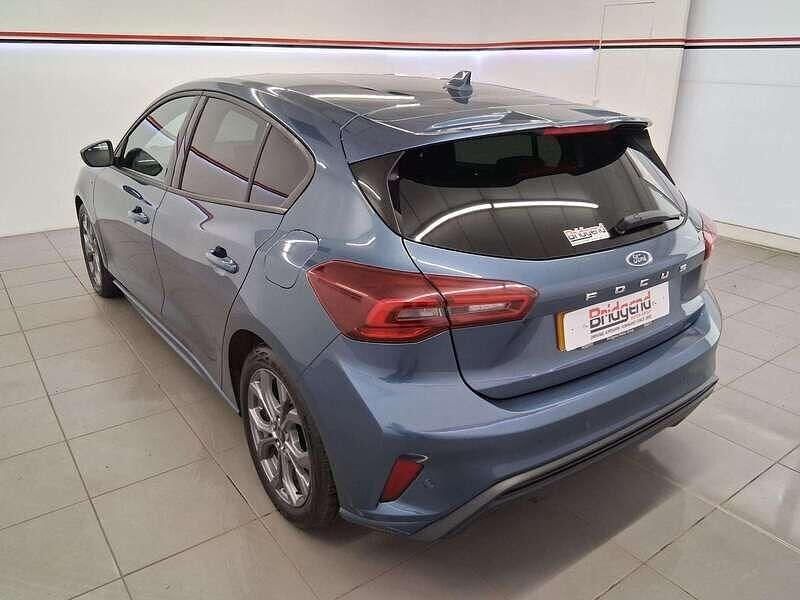 Used Ford Focus ST-Line 125 HP (91 kW) 2023 Blue Hatchback