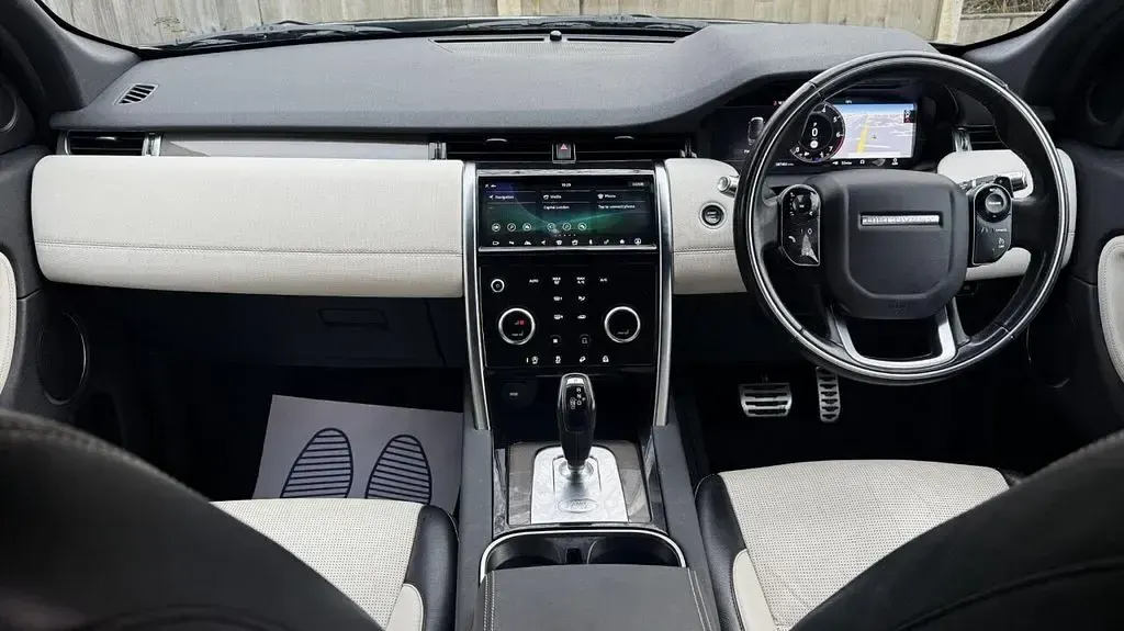 Used Land Rover Discovery 5 SE Dynamic 2020 Black SUV