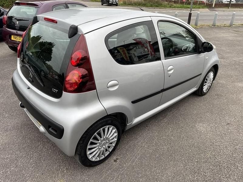 Used Peugeot 107 Active 68 HP (50 kW) 2013 Silver Hatchback