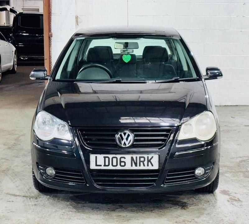 Used VW Polo S 75 HP (55 kW) 2006 Black Hatchback