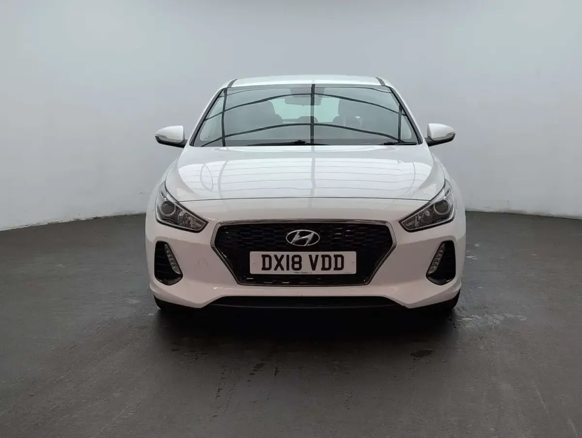 Used Hyundai i30 2018 White Hatchback