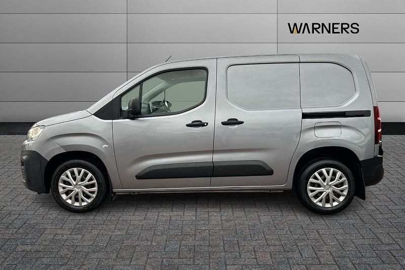 Used Citroën Berlingo PureTech 108 HP (79 kW) 2021 Grey MPV