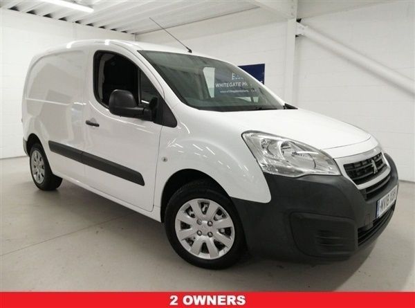 White Used 2018 Peugeot Partner MPV | £6,000 (Fair price) - Image 1/4