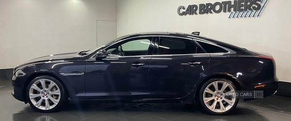 Usado Jaguar XJ Portfolio 300 HP (220 kW) 2016 Preto Sedan