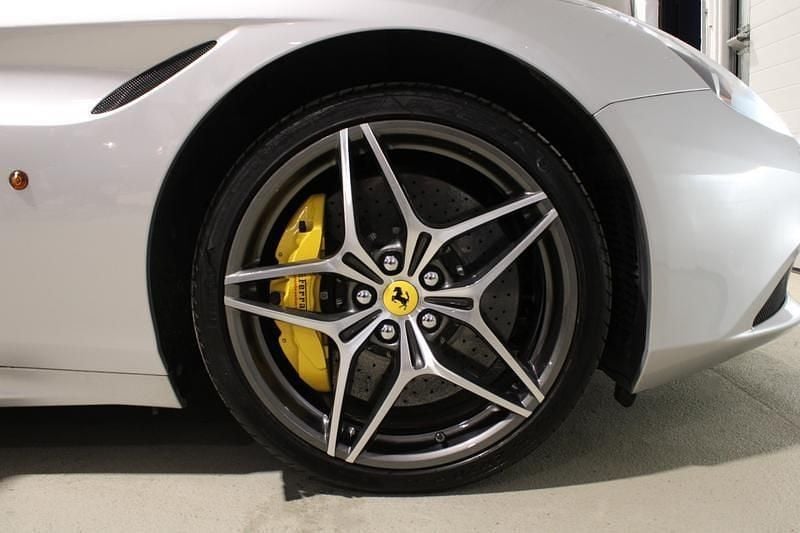 Used Ferrari California 560 HP (411 kW) 2016 Silver Cabriolet