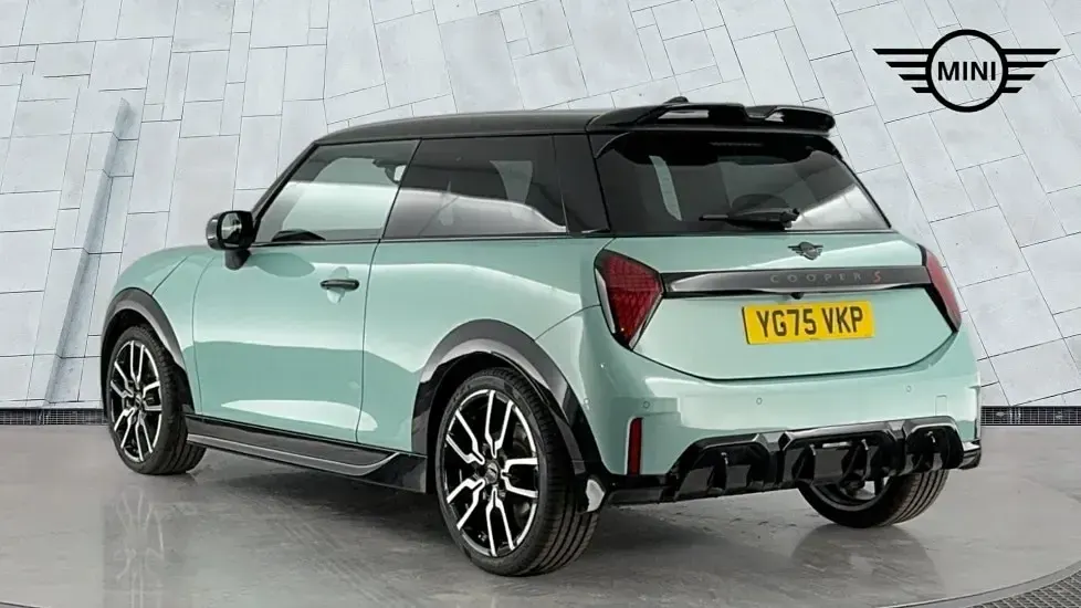 Used Mini Cooper S Hatch 201 HP (147 kW) 2025 Green Hatchback