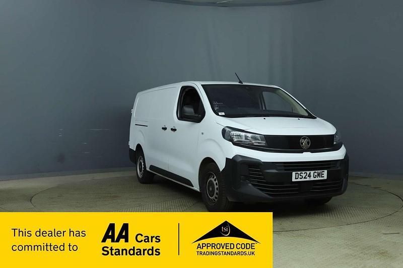 White Used 2024 Vauxhall Vivaro S Van | £18,995 (A bit pricey) - Image 1/3